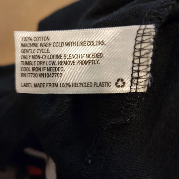 Wild Fable Women's Friends Inspired Disney T-shirt ✨️ - Picture 8 of 8